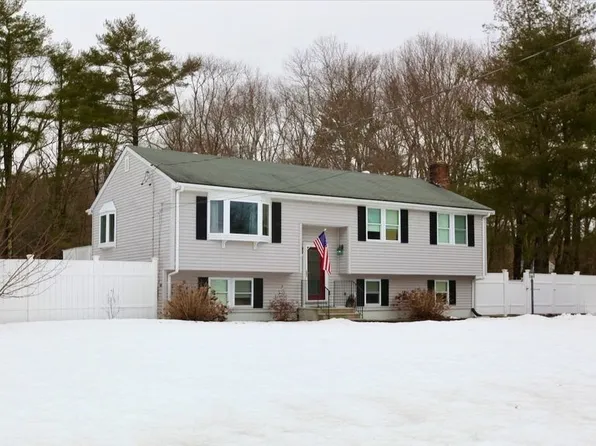 54 Ann St, Raynham, MA 02767