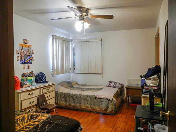 4th image of 5623 S Newcastle Ave