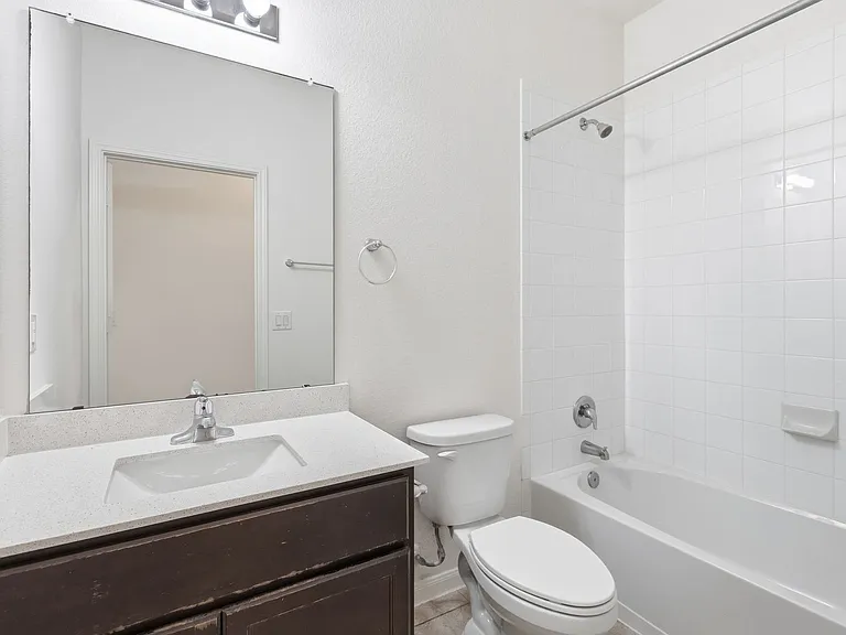 7121 Ranchito Dr — Photo 24