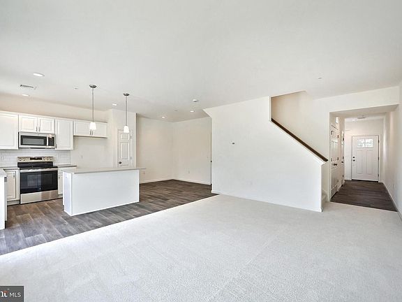 3rd image of 7857 Briarwood Dr