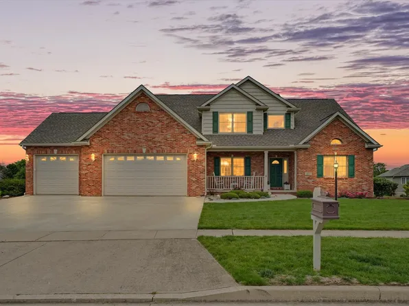 1402 Alydar Dr, Mahomet, IL 61853