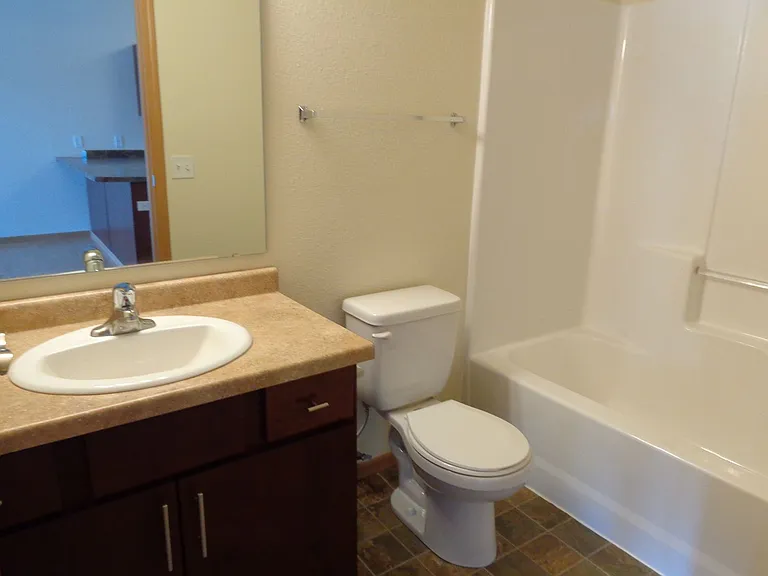 West Lake III Apartments — Photo 66