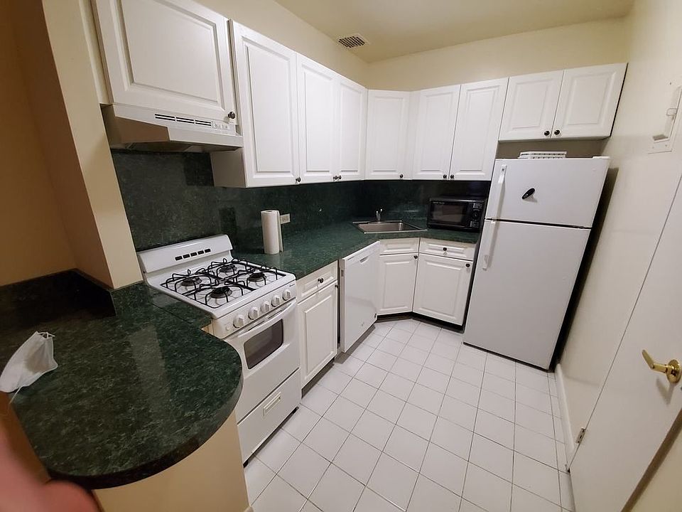 1st image of 25 W 74th St APT 2B