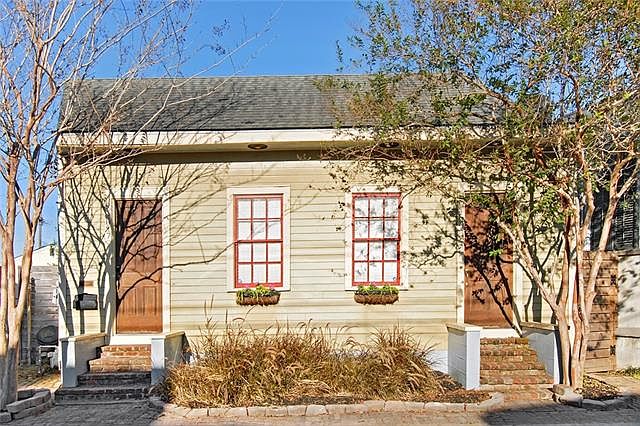 1st image of 1017 Felicity St