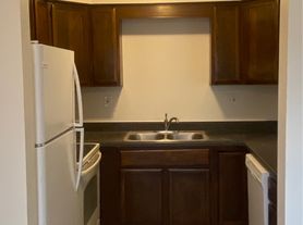 Centennial Ct 4327-4329 - 05