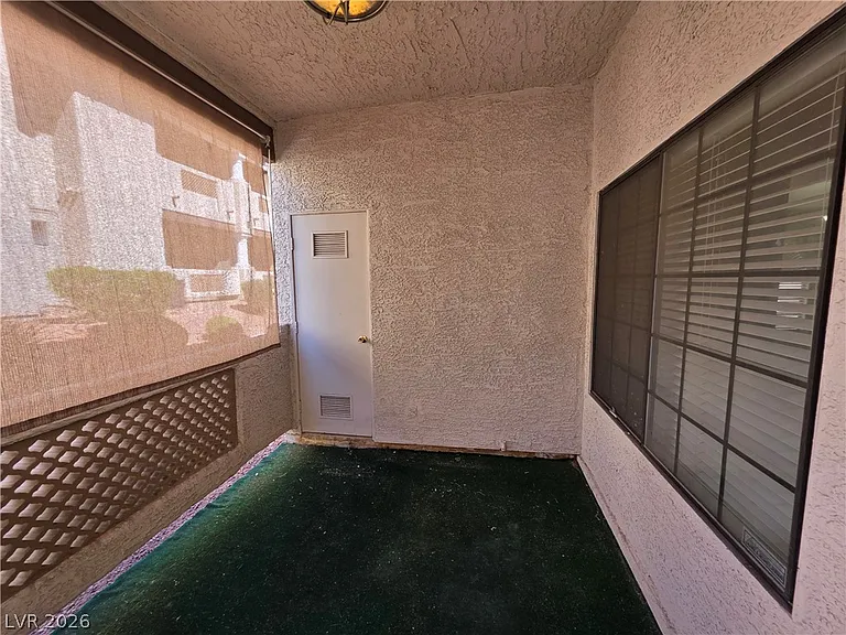 1407 Santa Margarita St #A — Photo 9