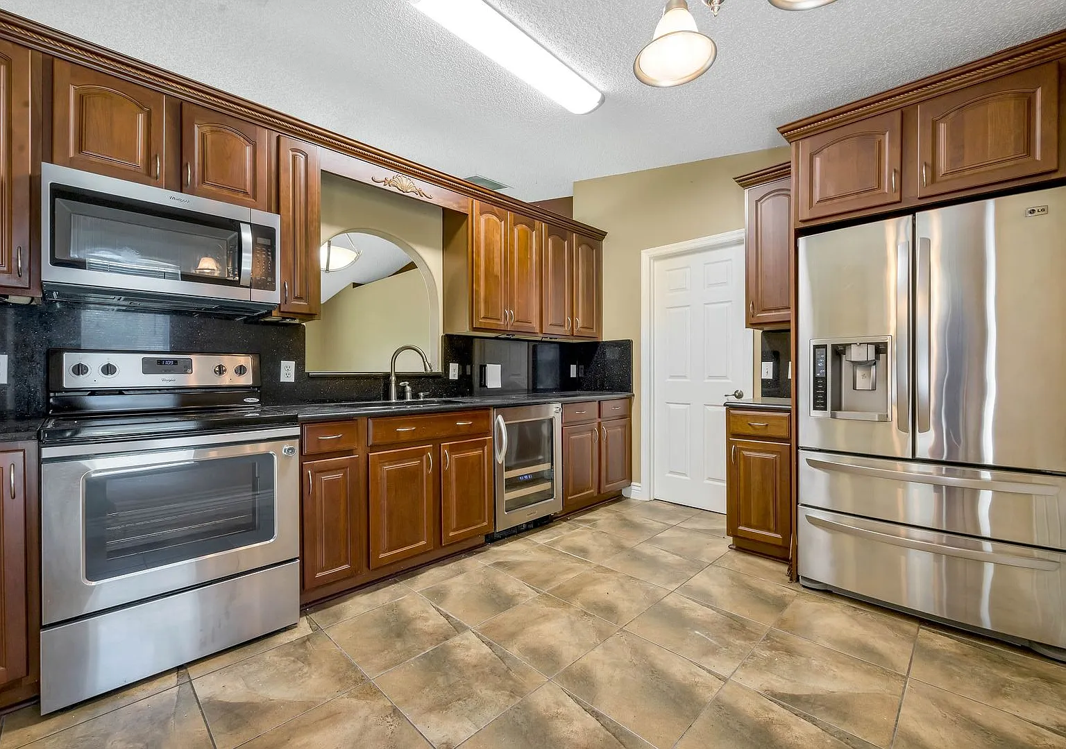 3 BR / 2 BA Home In Corner Lake — Photo 4