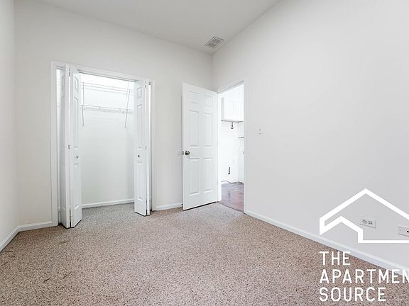5th image of 3327 N Sheffield Ave APT 3
