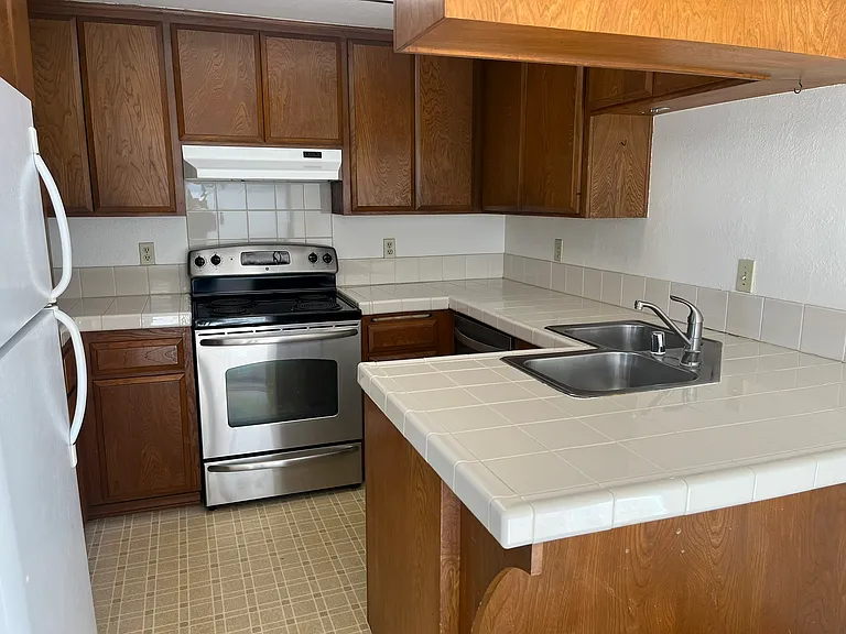 1749 Haydn Dr — Photo 21
