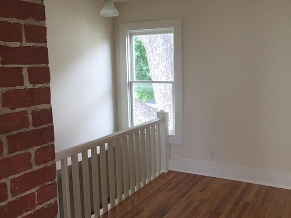 3rd image of 1170 E Santa Clara St