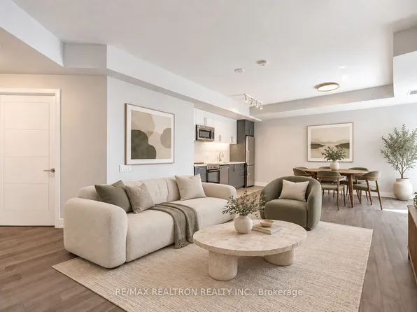 2525 Bathurst St, Toronto, ON