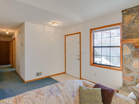 5th image of 30 Briarwood Ln