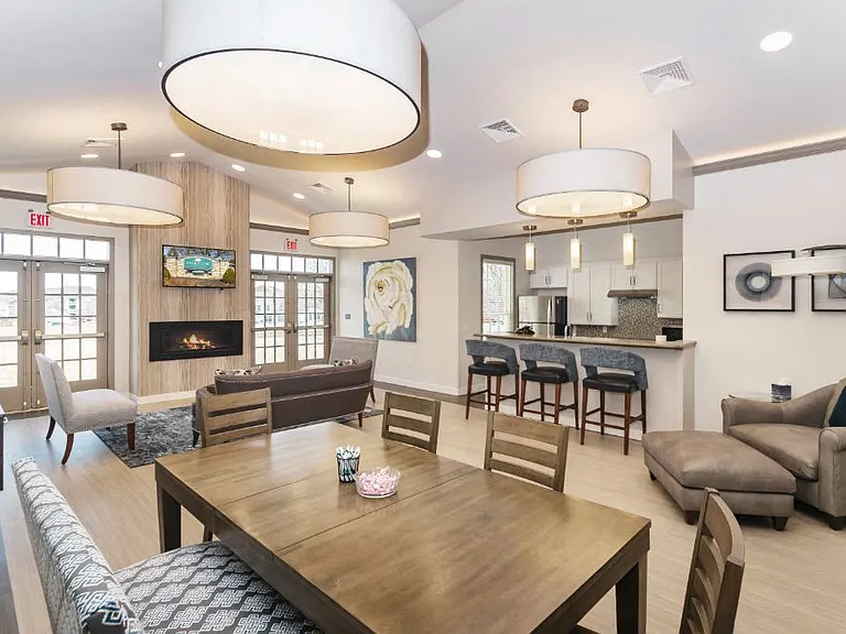 Oakview Estates — Photo 4