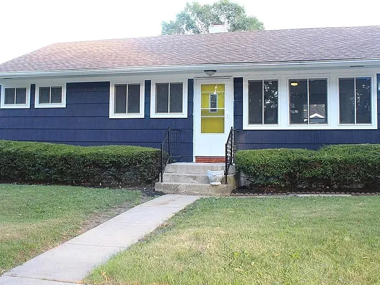 6921 W Herbert Ave — Photo 1