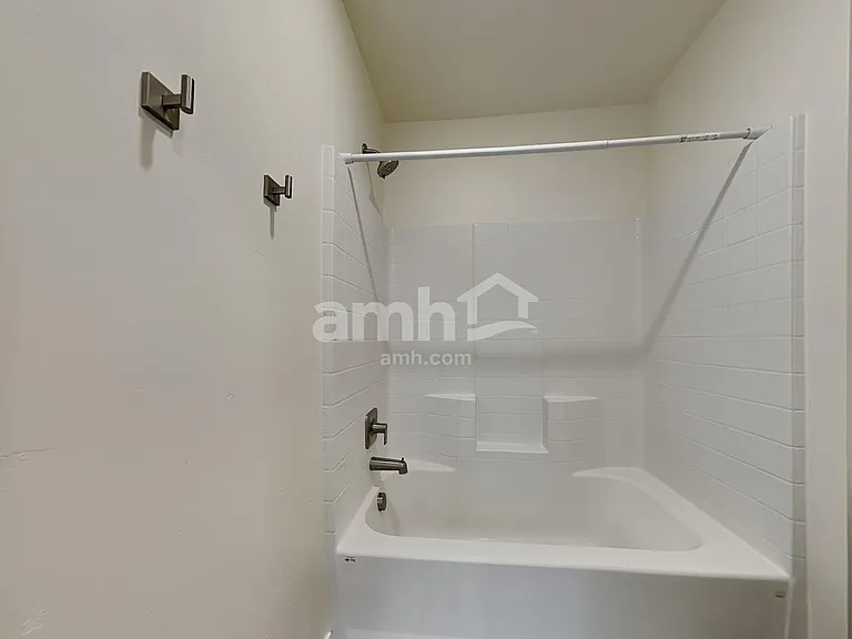 1461 W Afton St — Photo 16