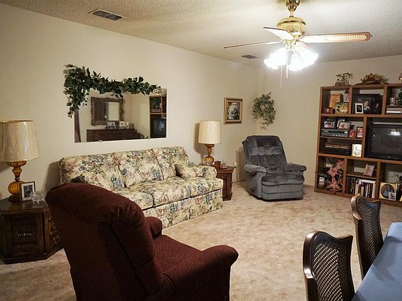 5th image of 606 E Story St