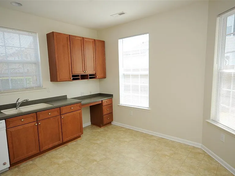 1101 Tenbury Pl — Photo 13