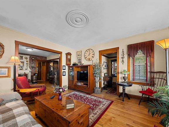 4th image of 4847 W Newport Ave