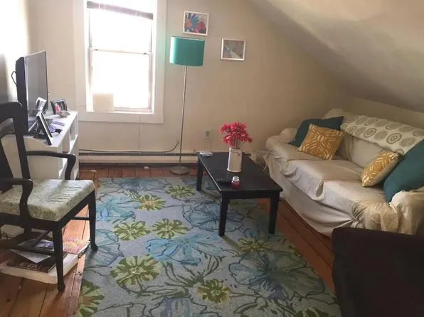 239 Main St APT 3, East Greenwich, RI 02818