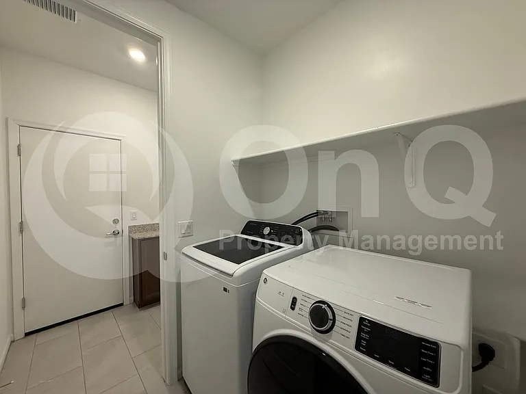 6704 E Caminito La Piscina — Photo 23