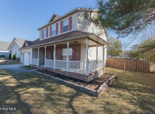102 Ridgewood Ct, Jacksonville, NC 28546