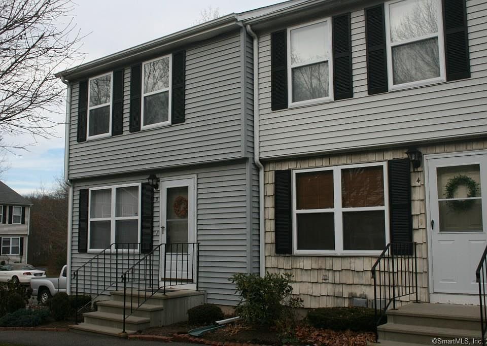 1st image of 2 Periwinkle Ln