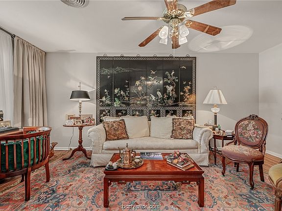 5th image of 409 Leslie Dr