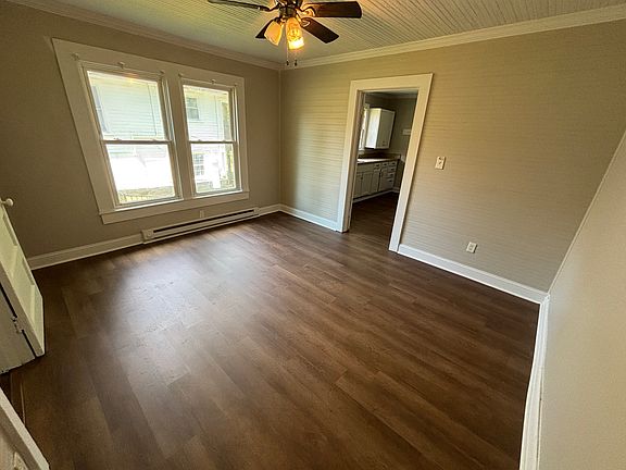 5th image of 210 Basin Ave