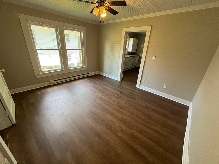 210 Basin Ave — Photo 5