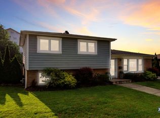 213 Poppy Ln, Bensenville, IL 60106