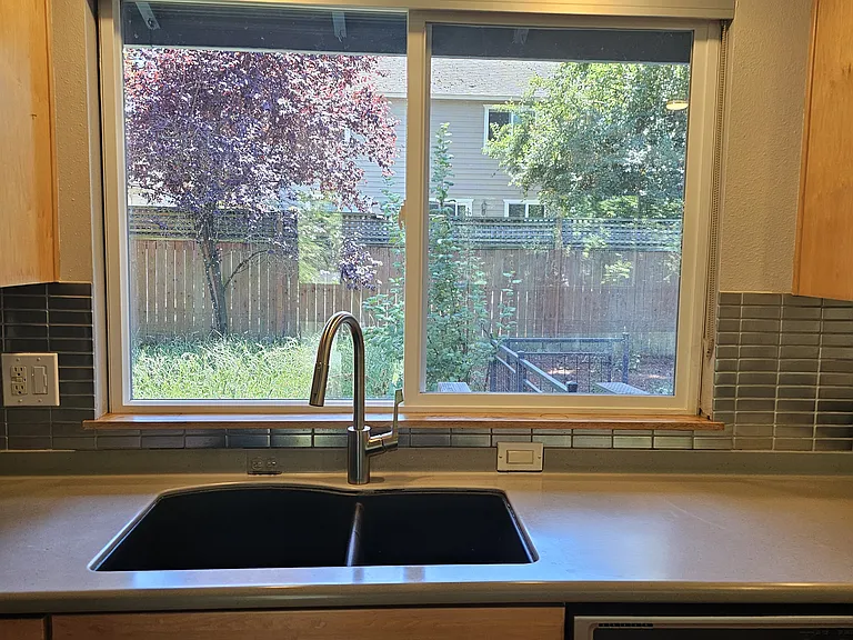 3016 SW Carolina St — Photo 15