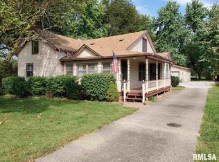 209 W Walnut St, Chatham, IL 62629