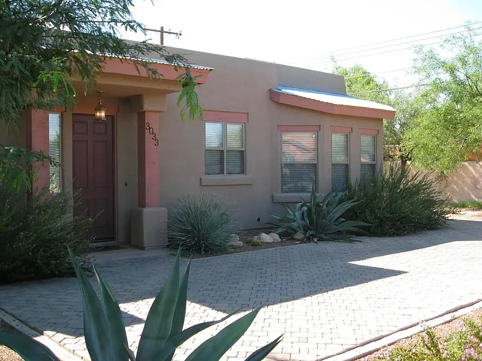 Beautiful 4 bed, 3 bath home near UofA Campus!