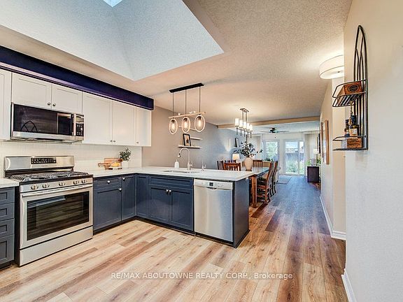 2nd image of 12 Brock St
