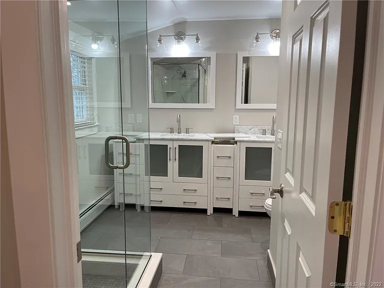 31 Ledge Ave #2 — Photo 18