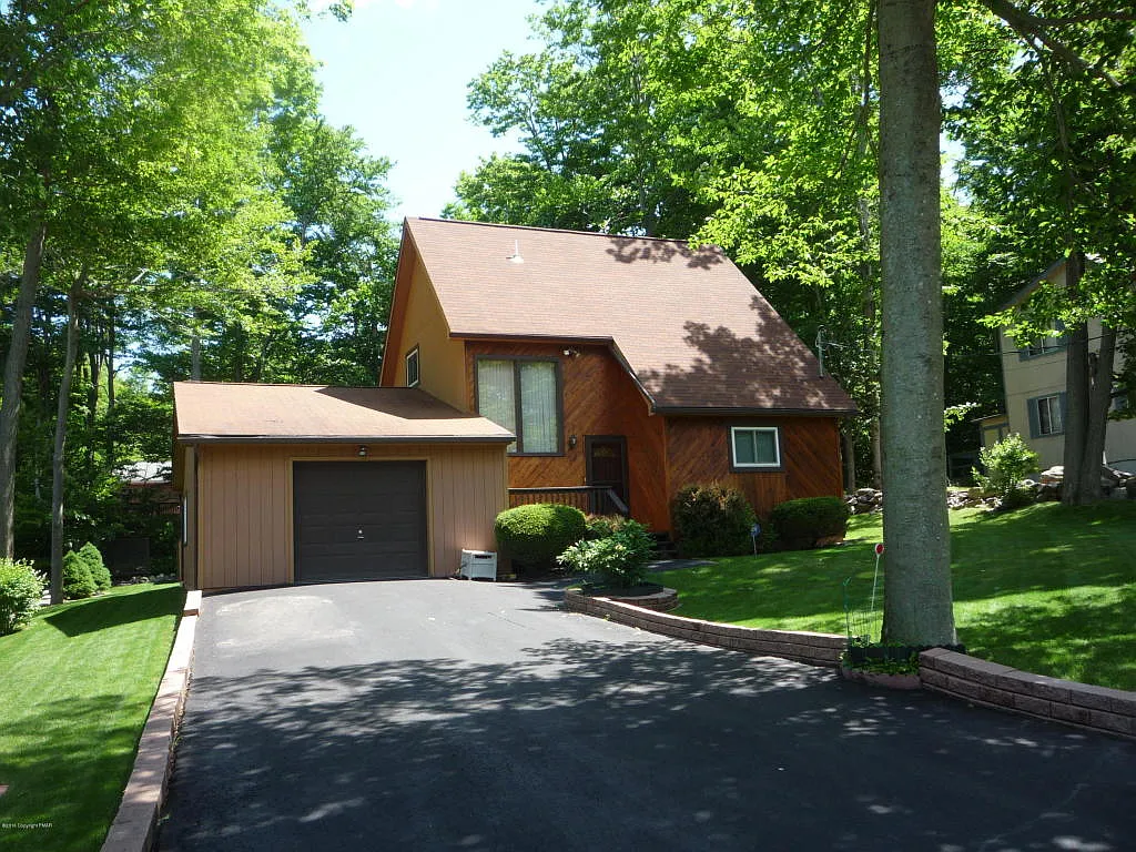 9343 Fairmount Way photo 1