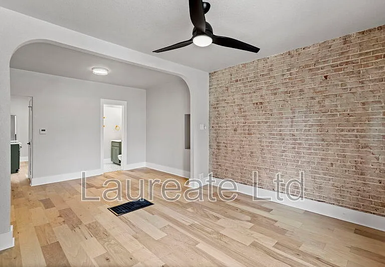 712 E 1st Ave — Photo 2