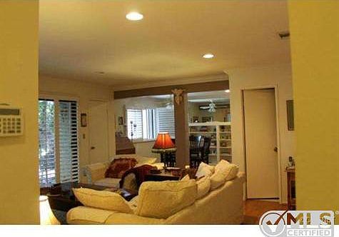 4th image of 4919 Laurel Canyon Blvd APT 2