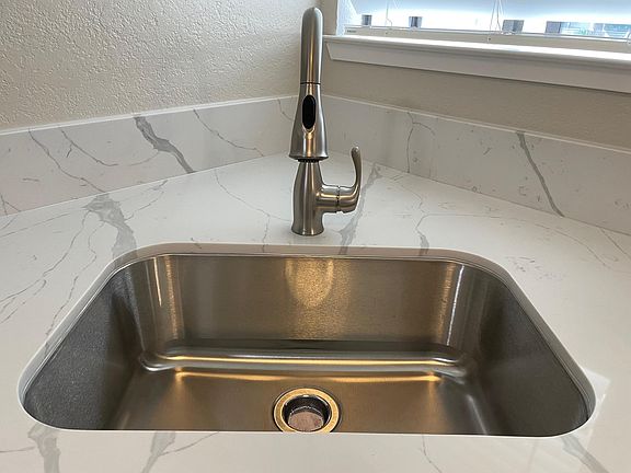 5th image of 7405 Auburn Oaks Ct