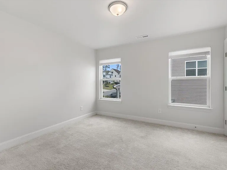 155 Bourne Dr — Photo 32