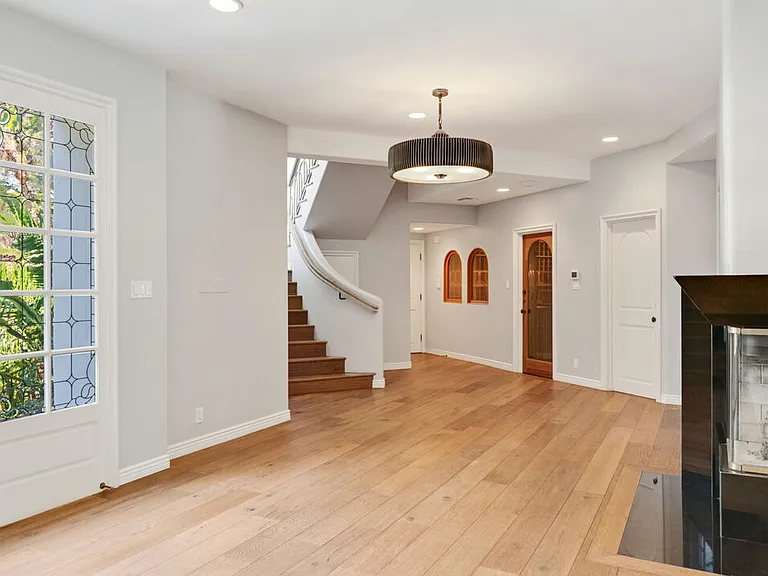 28899 Cliffside Dr — Photo 35