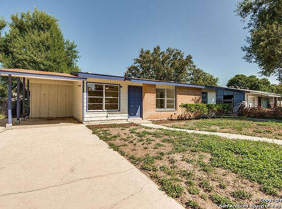 3rd image of 8031 Cedar Vw
