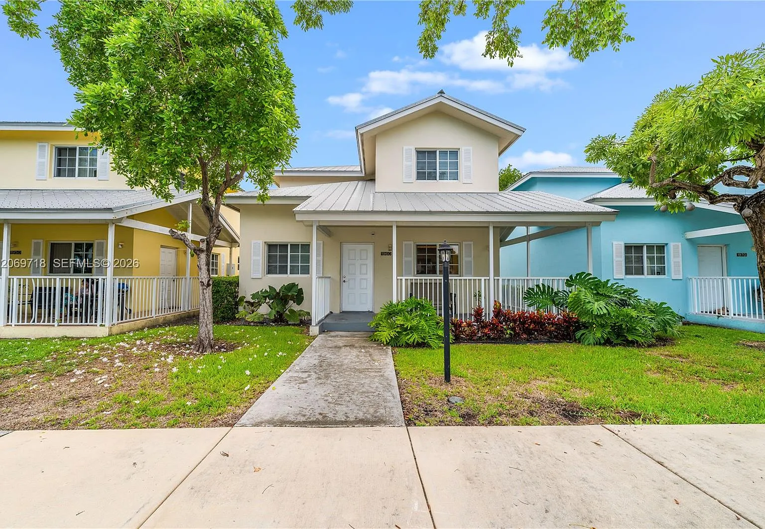 3 bed, 1190 sqft, $3,300 — Photo 1