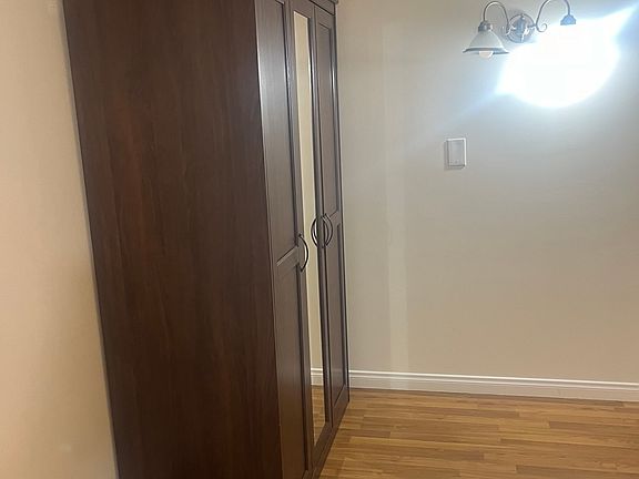 5th image of 20337 Runnymede St #2