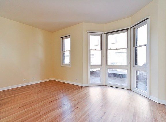 4th image of 1723 W Belmont Ave APT D