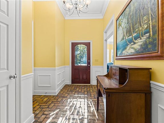 5th image of 411 Rosedown Way