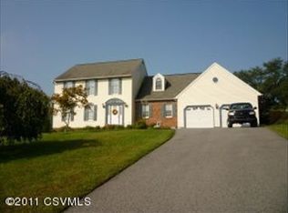 22 Colonial Dr, Selinsgrove, PA 17870