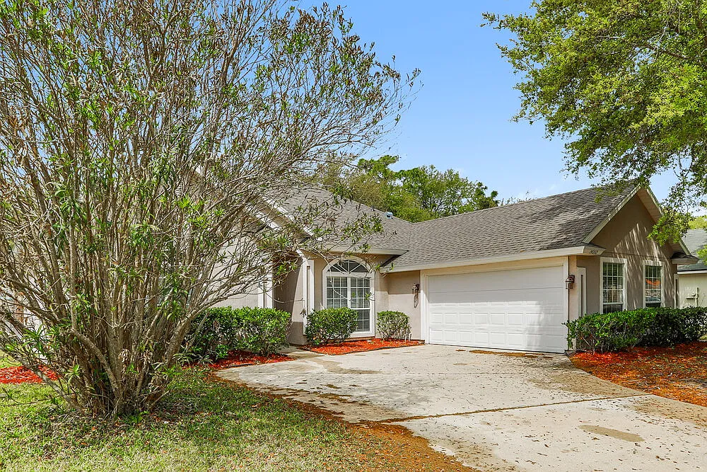 4 bed, 2.0 bath, 2177 sqft, $2,490 — Photo 3