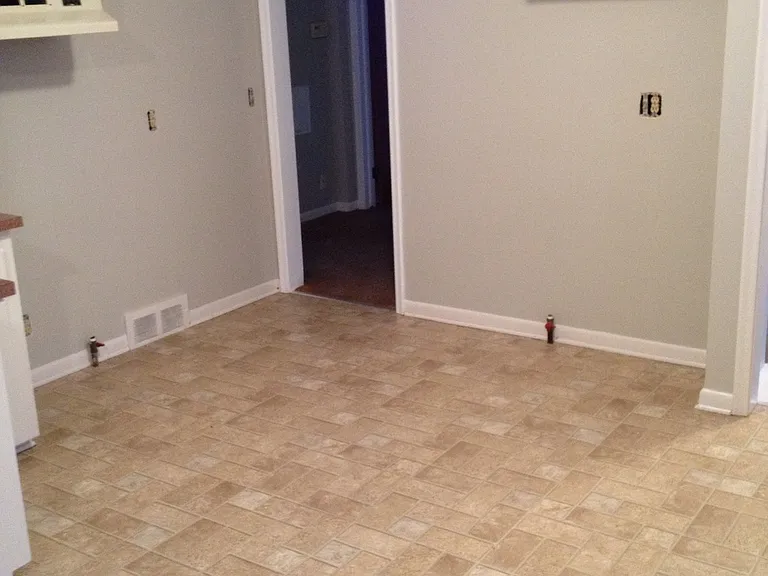 429 E Jarvis Ave — Photo 12