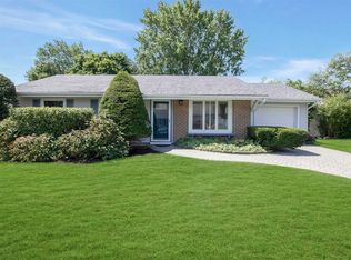 20 Joanne Dr, Holbrook, NY 11741